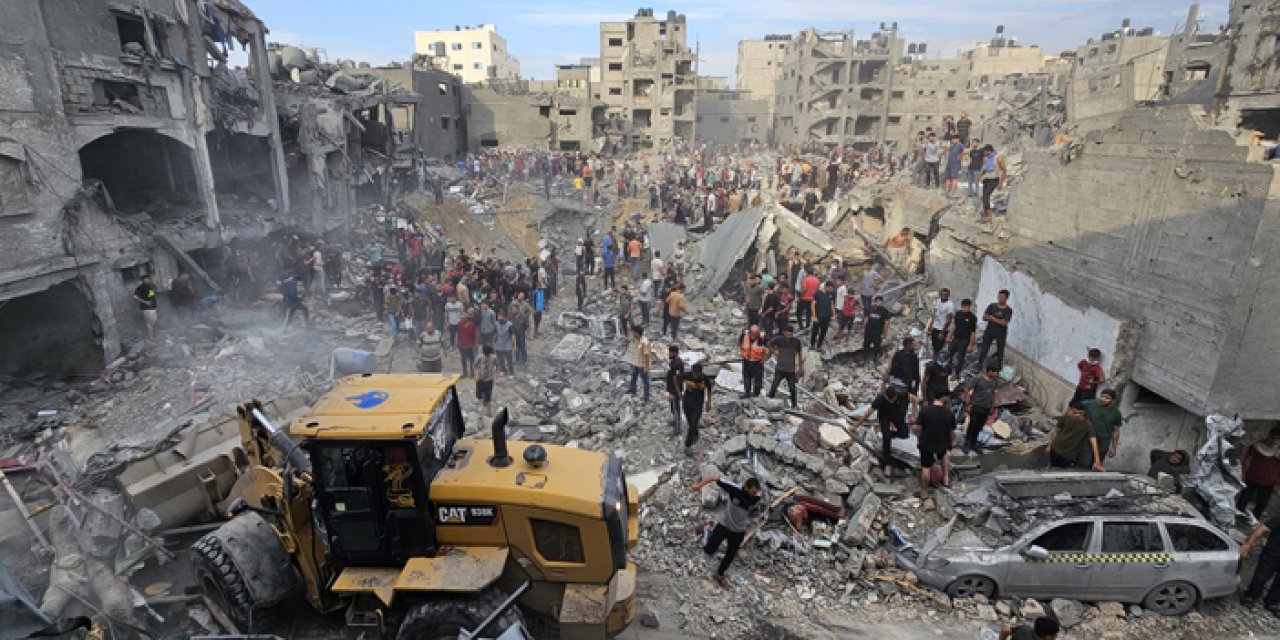 İsrail 2 mülteci kampını daha bombaladı