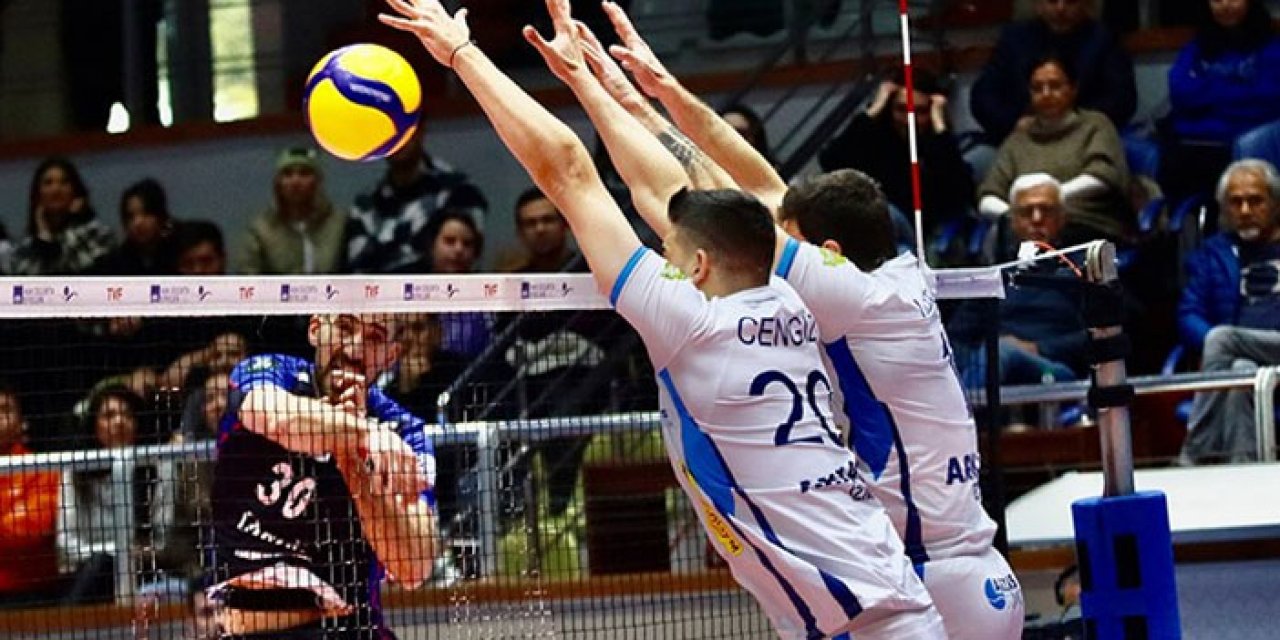 Genç voleybolculardan sonraki nesillere tavsiye: “En son ümitler ölür”