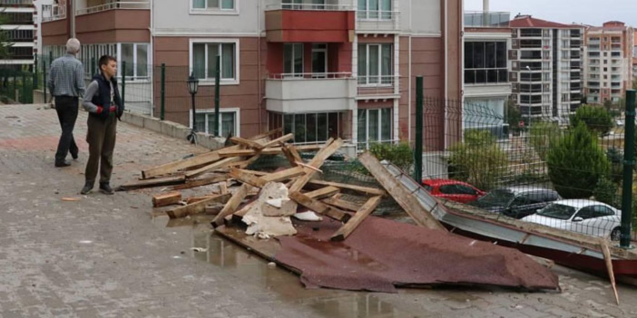 Edirne’de yağmur bir geldi pir geldi