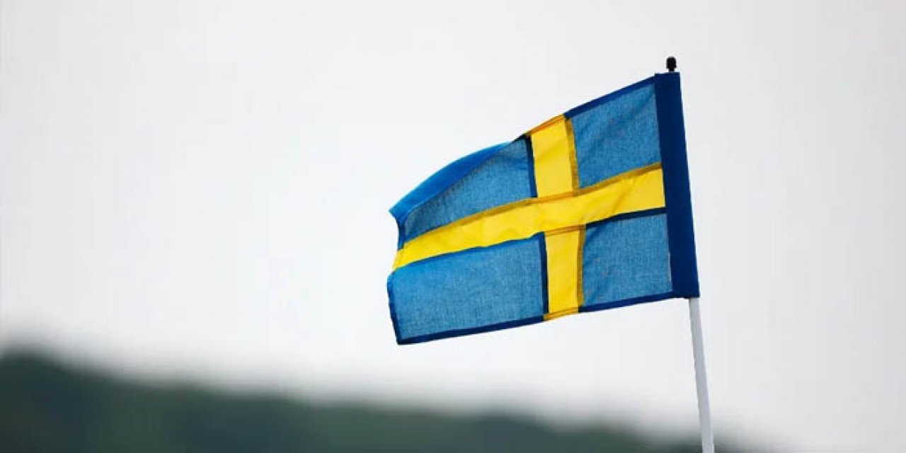 Yahudi karşıtlığıyla tanınan İsveç'in Malmö kentinde İsrail bayrağı yakıldı