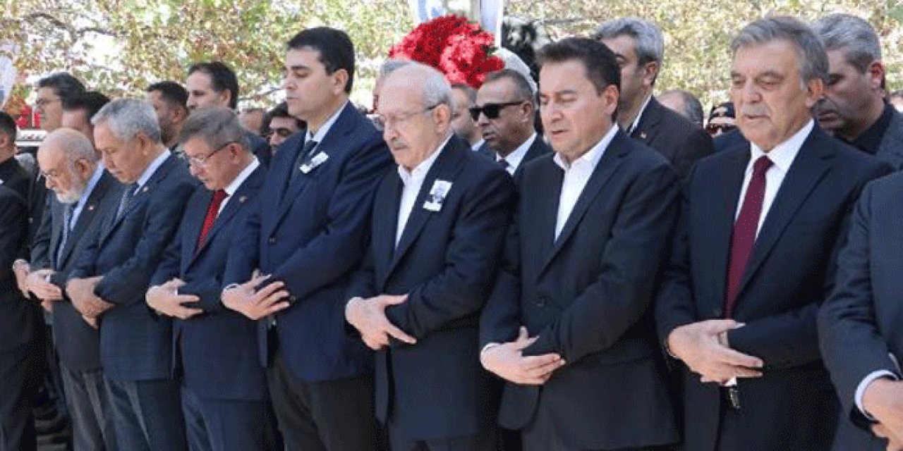 Ali Babacan'ın babası defnedildi