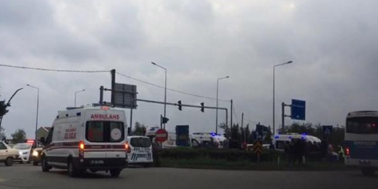 Ambulans otomobile arkadan daldı: 6 yaralı