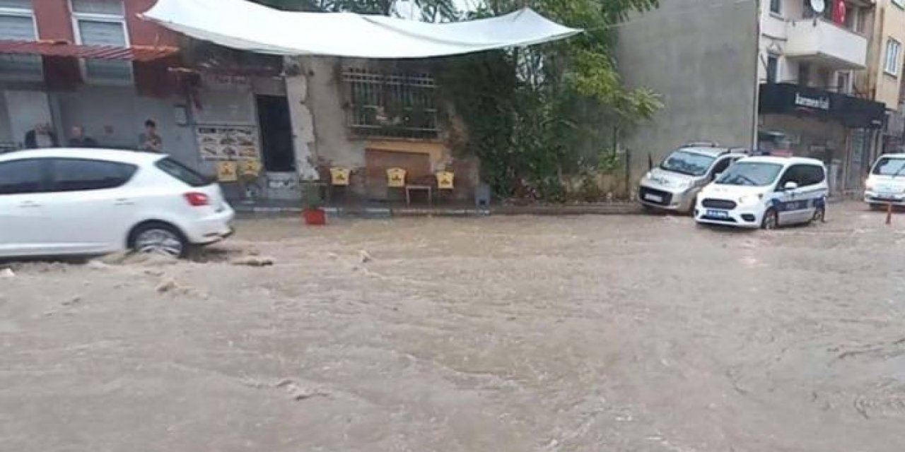 5 dakikalık sağanak yağış sele sebep oldu