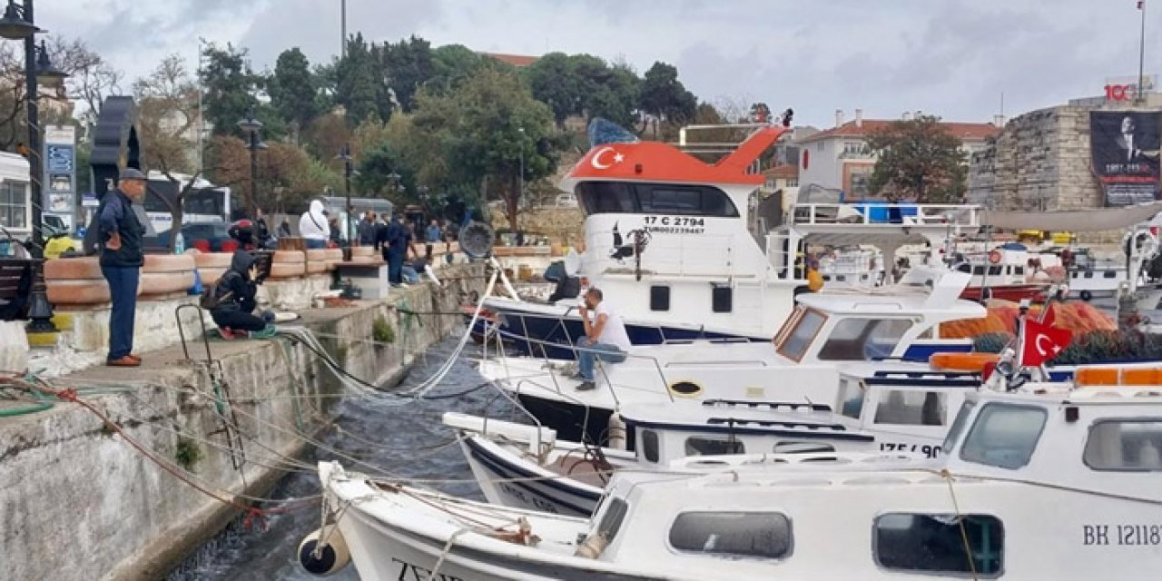 Çanakkale’deki lodos tekneleri batırdı