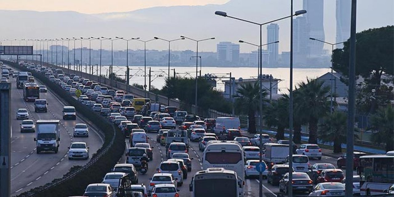 Emniyet kaza istatistiklerini açıkladı: İzmir'deki 30 bin kazada binlerce ölü ve yaralı