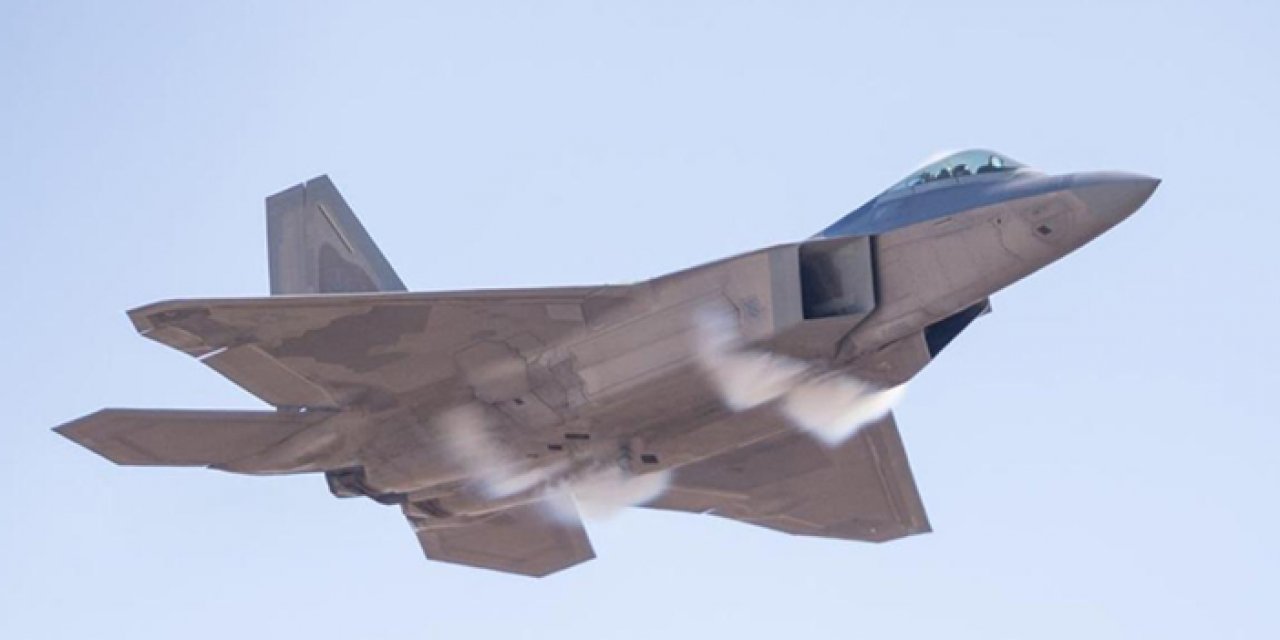 Akdeniz’de eğitim uçuşu gerçekleştiren ABD uçağı düştü