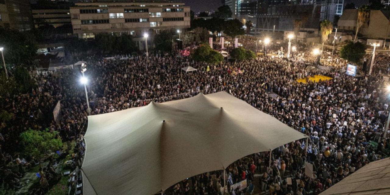 İsrail’de toplanan kalabalık Gazze’deki saldırıların durması için gösteri düzenledi
