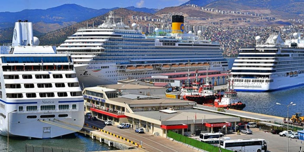 İzmir'e akın ettiler: İşte demir atan kruvaziyer sayısı