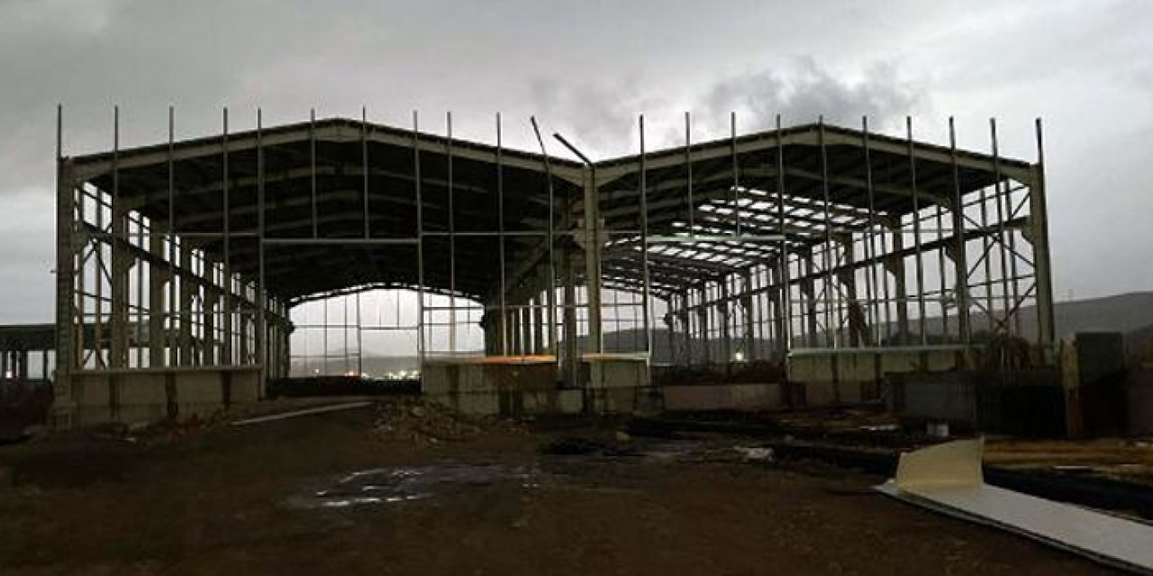 Fırtına inşaat işçisinin canını aldı