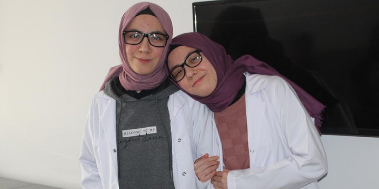 Tek kişi sanılıyorlar: Konya’daki ikiz doktorların hayran bırakan başarısı