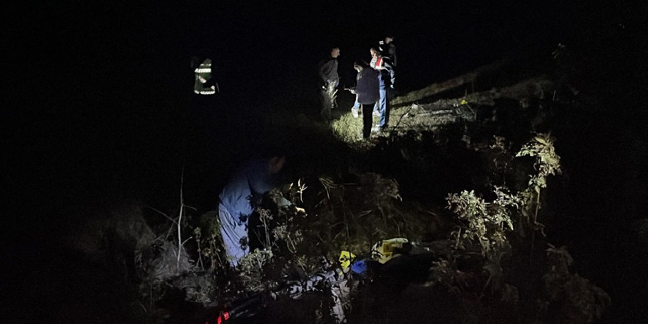 Motosiklet üzerindeki 2 genç minibüse çarptı: 2 ölü