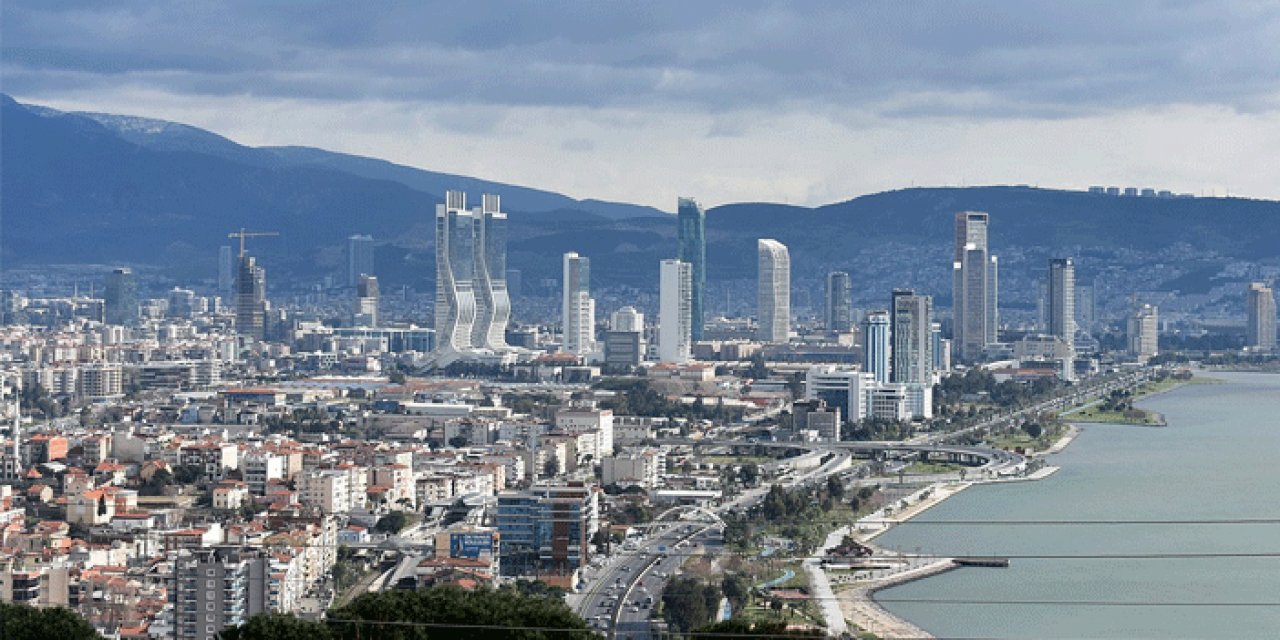 İzmir'de ikamet izni ile yaşayan yabancı sayısı belli oldu