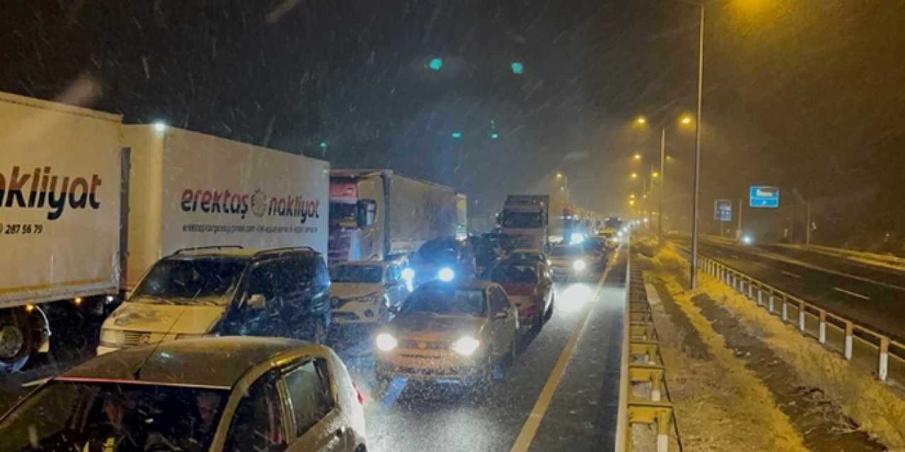 Kar yağışıyla yaşanan aksamalar Çerkeş'te yoğunluk oluşmasına neden oldu