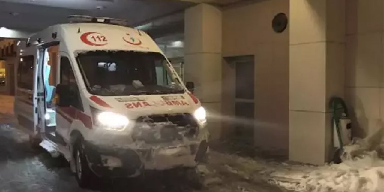 Karla mücadele ekipleri böbrek hastasını hastaneye ulaştırıldı