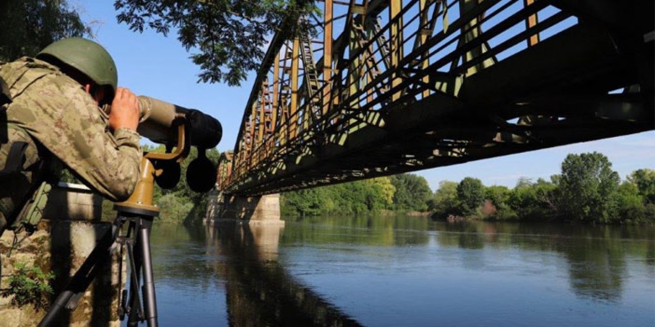 2 FETÖ'cü sınırda yakalandı
