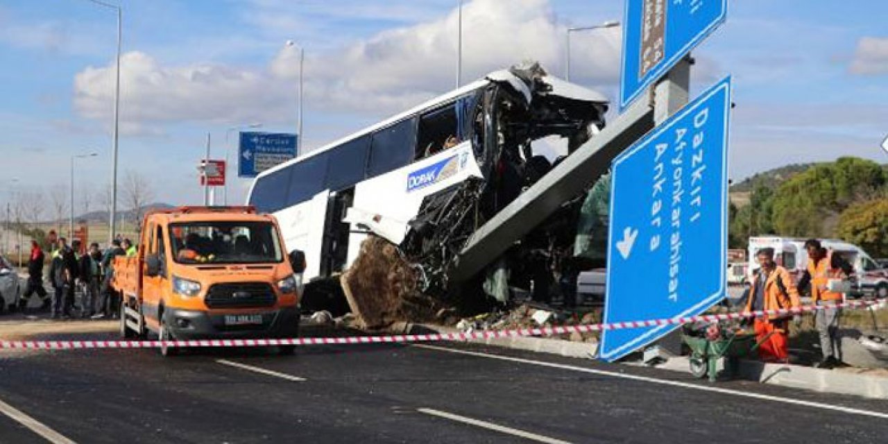 Katliam gibi kaza: Konya'ya giden otobüste 2'si ağır 29 yaralı