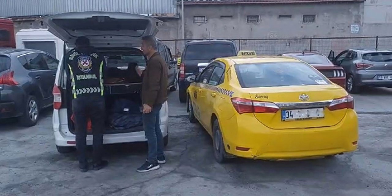 Turistleri almak için Türk yolcuları indirdi