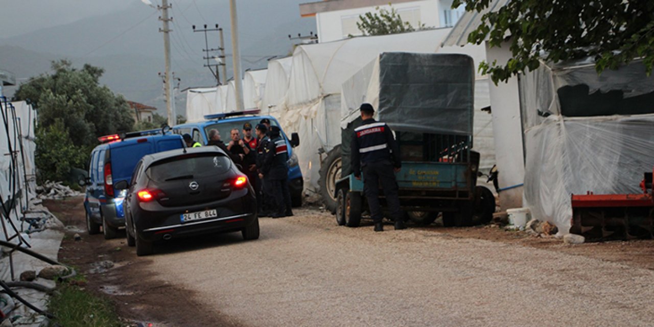 Tüfekle oyun kanlı bitti: 13 yaşında çocuk kazara annesini vurdu
