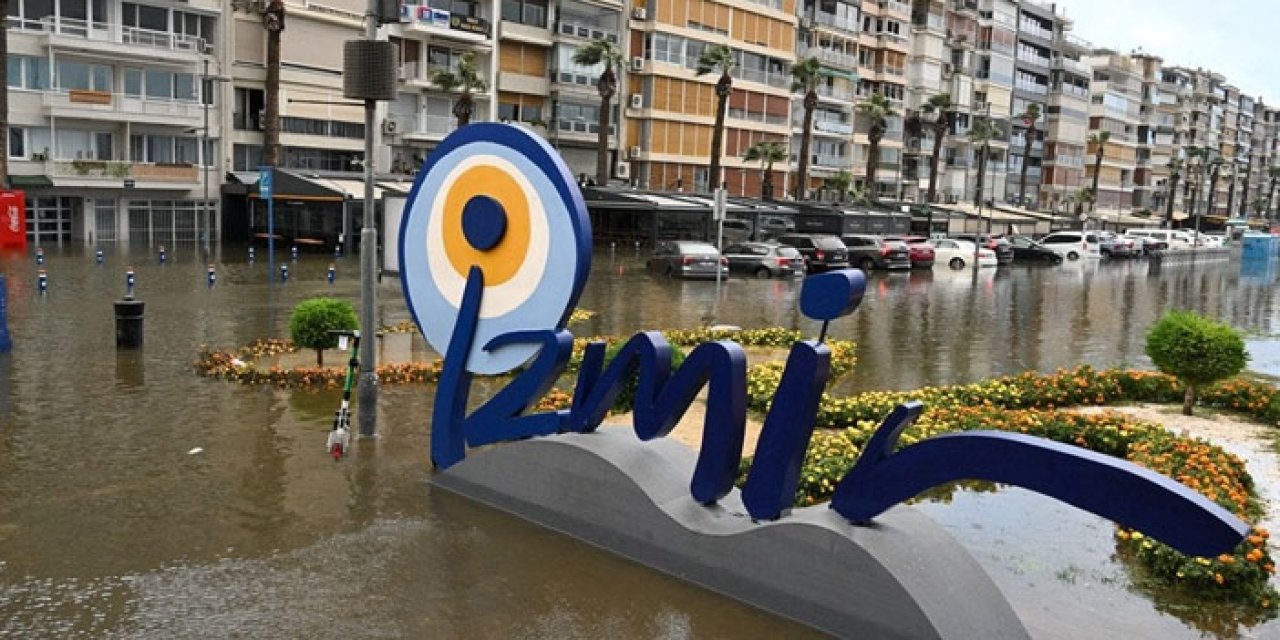 İzmir'de yağış tsunami etkisi yarattı!
