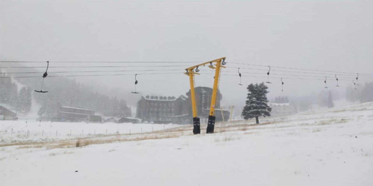 Uludağ'da kar ve fırtına etkili oluyor