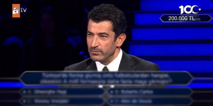 En fazla milli takım forması giyen futbolcu kimdir?