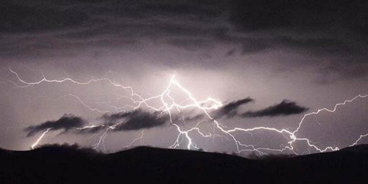 Çanakkale’de 4 askerimizin üzerine yıldırım düştü