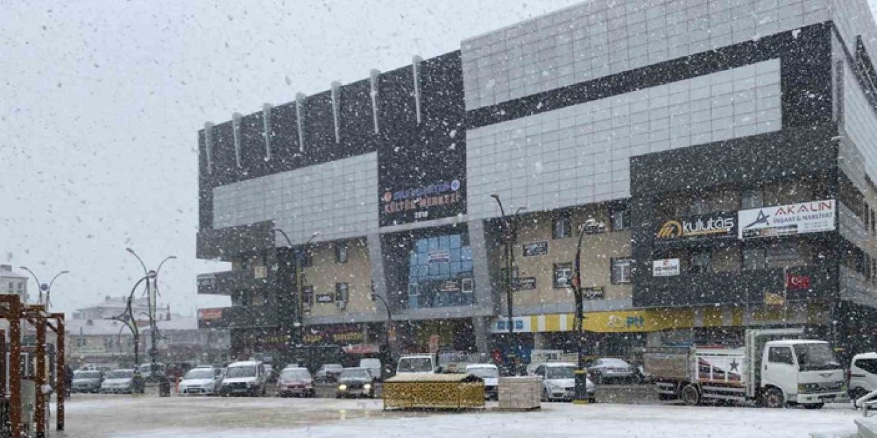 Konya'ya yılın ilk karı düştü: 5 ilçe beyaza büründü