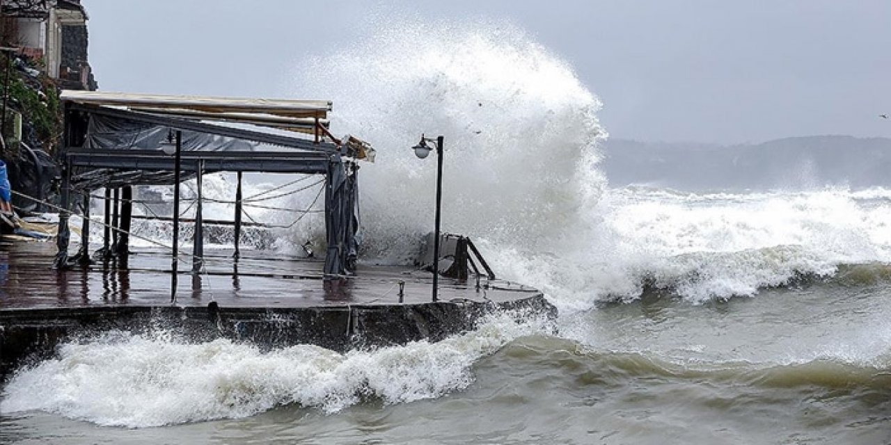 Manisa'da kuvvetli fırtına ve sağanak uyarısı!