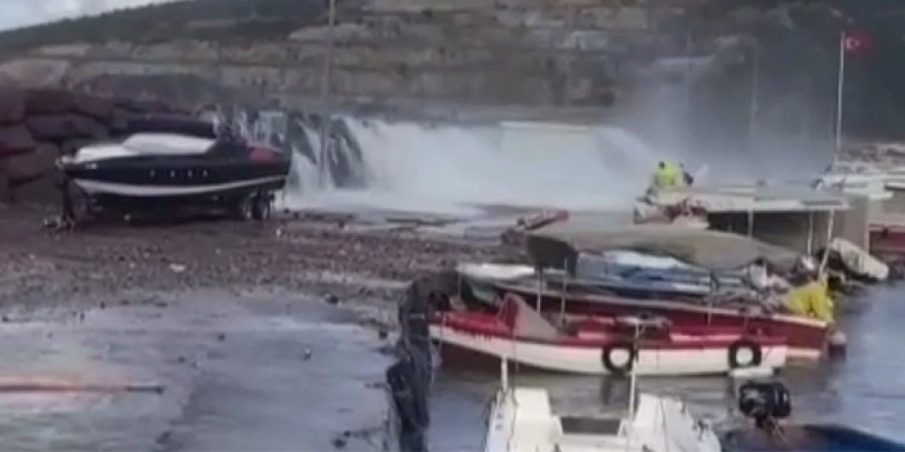 Dalgalara karşı koyamadılar: 4 kişi denize düştü