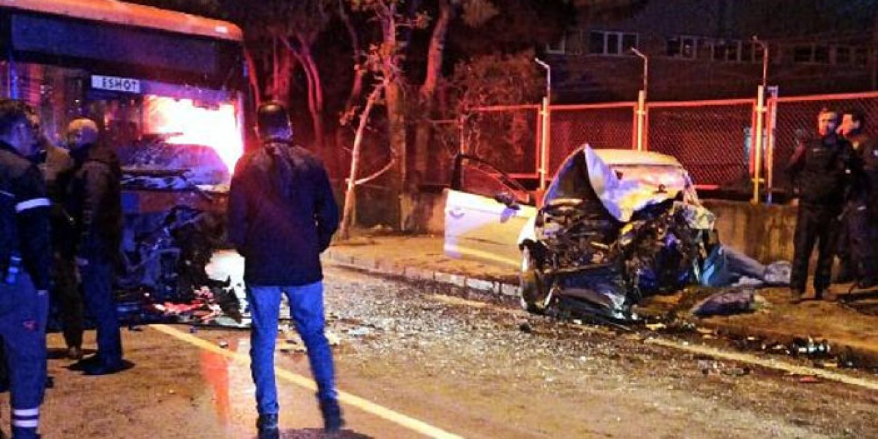 İzmir’de dehşet kaza! Belediye otobüsü ile otomobil kafa kafaya girdi: Ölü ve yaralılar var