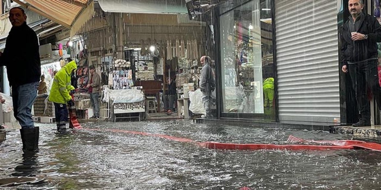 İzmirliler dikkat! Meteorolojiden kuvvetli yağış uyarısı geldi