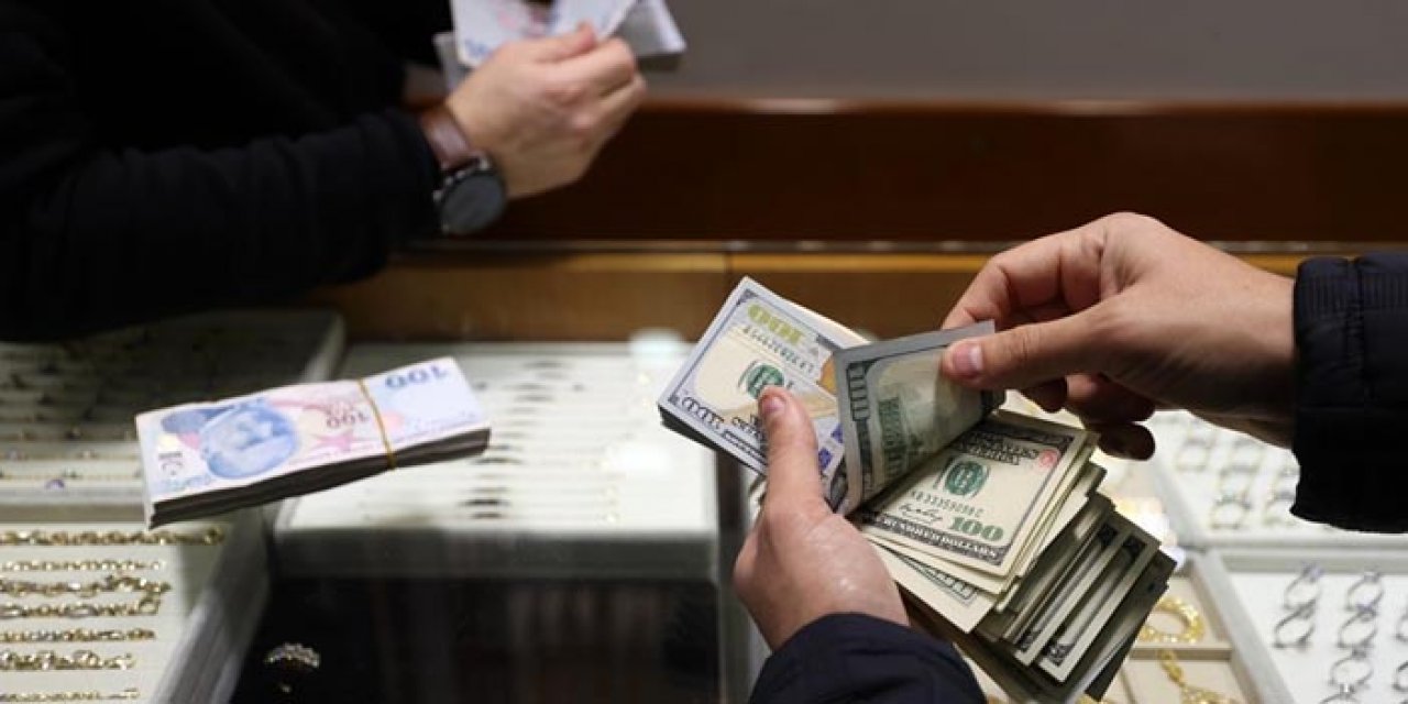 Dolar ve Euro’da sular durulmuyor: Art arda rekor