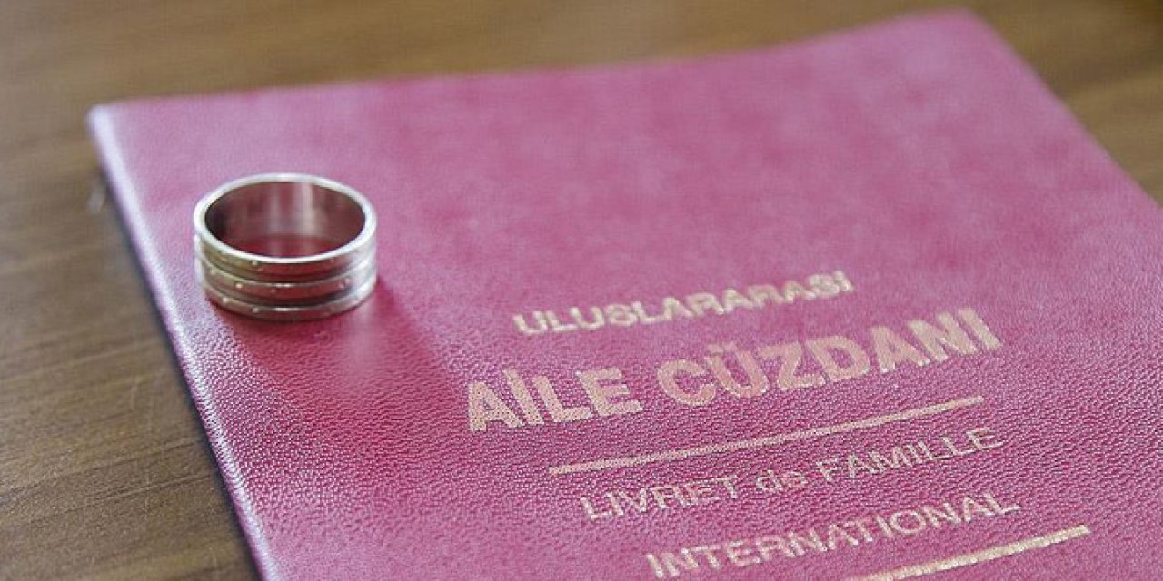 Resmi nikah vaadiyle 47 yıl oyaladı! Kadın tazminatı kazandı