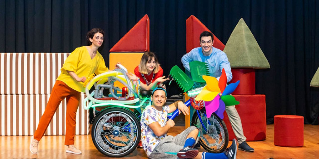 Çocuklara müjde: İzmirli belediyeden ücretsiz tiyatro