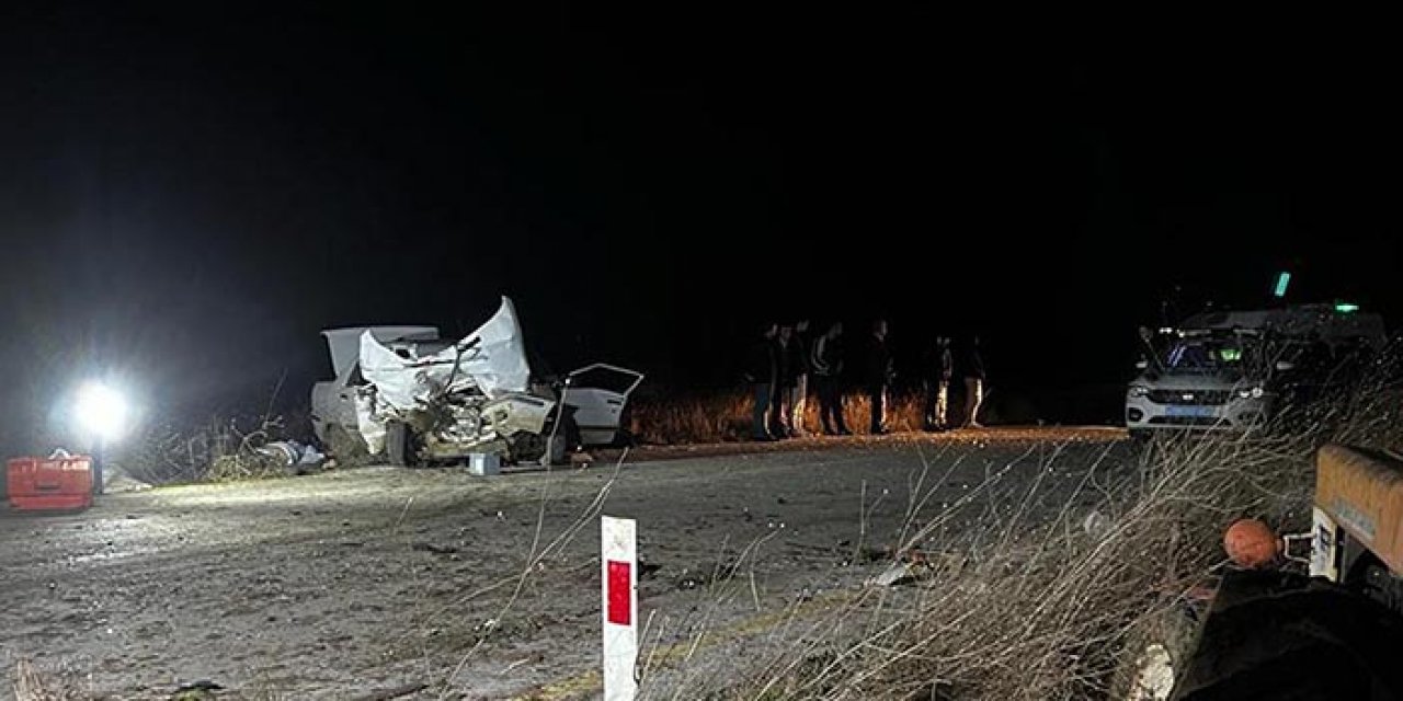 Otomobil ile traktör birbirine girdi! 1 ölü 1 yaralı