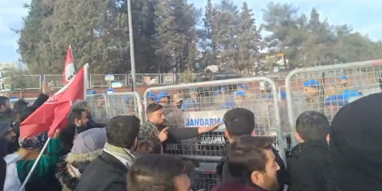 Jandarma ve işçiler arasında gerginlik