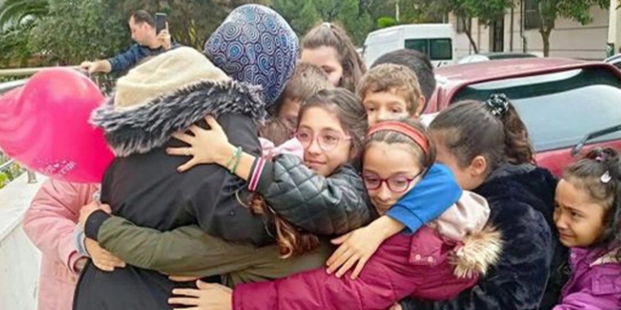 Manisa’daki hasta öğretmene öğrencilerinden büyük mutluluk