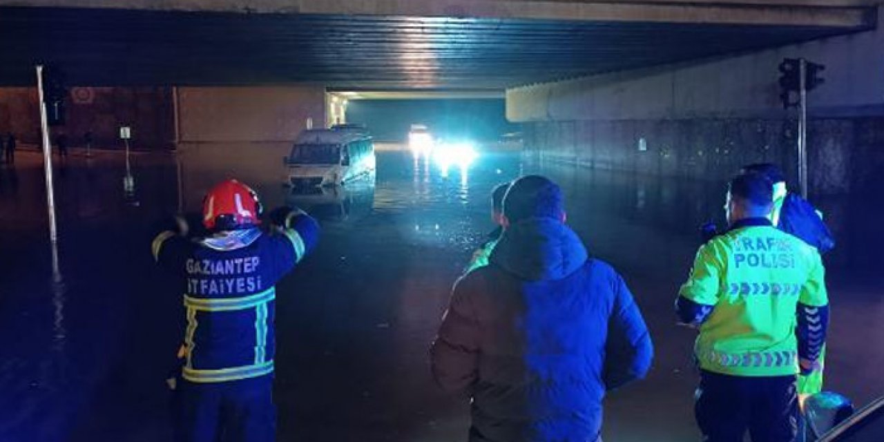 Şiddetli sağanak Gaziantep’i vurdu