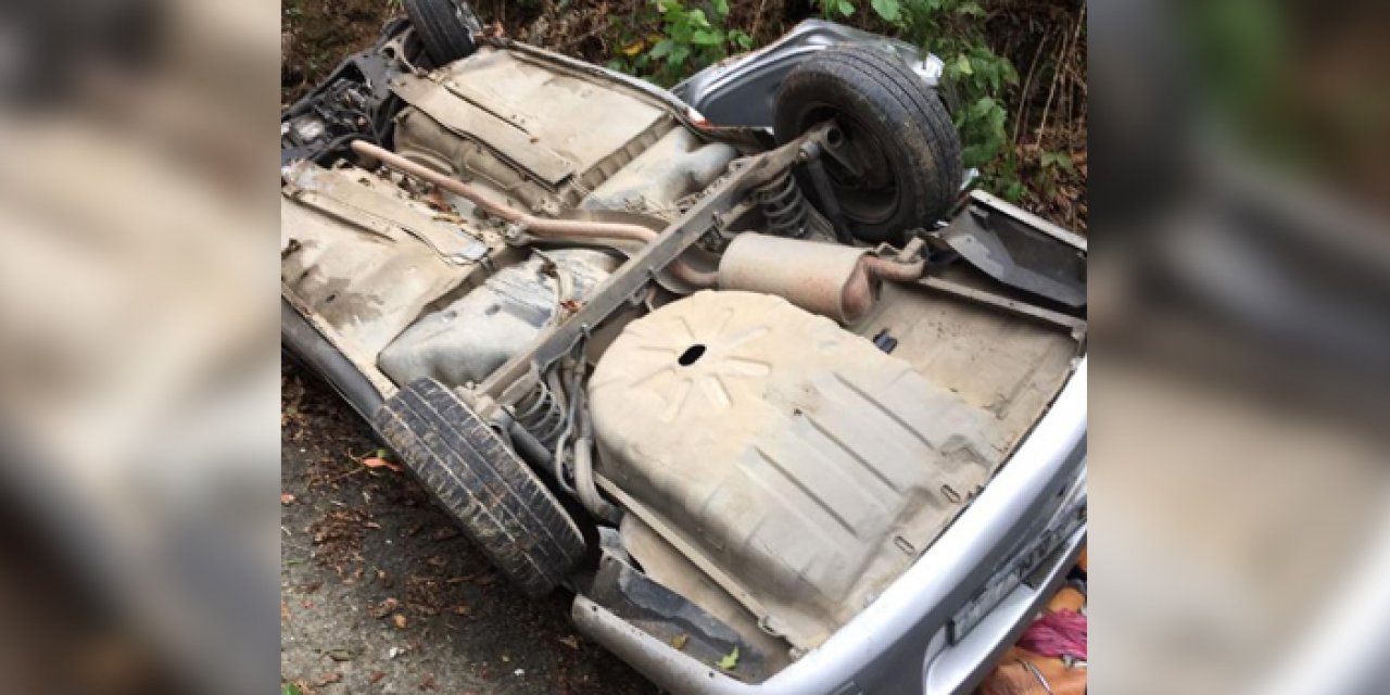 Rize’de araç şarampole yuvarlandı: 3 kişi yaralandı