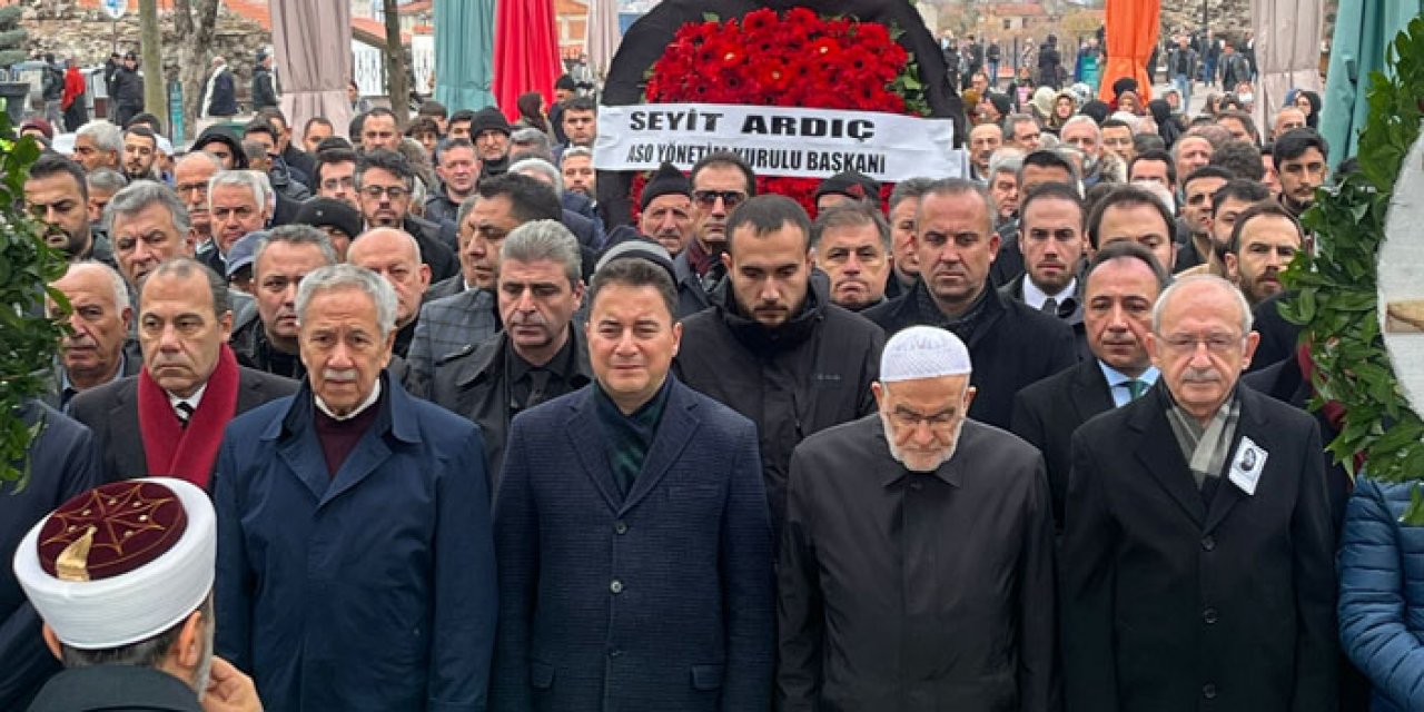 Ali Babacan'ın annesi son yolculuğuna uğurlandı