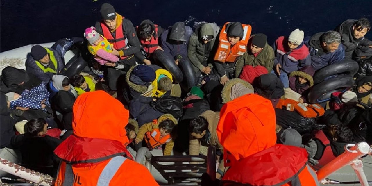 İzmir açıklarında yüzlerce düzensiz göçmen yakalandı!