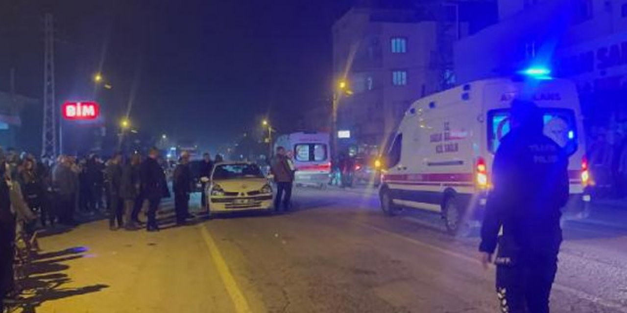 Adana’da 3 yayaya otomobil çarptı