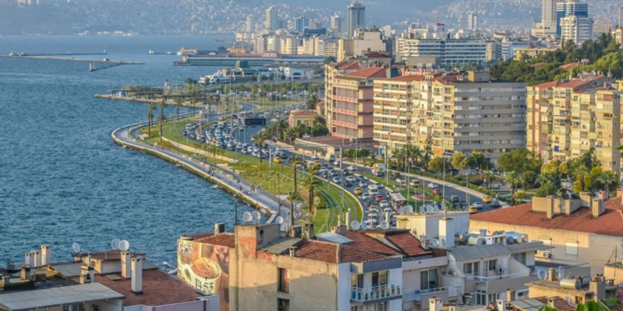 İzmir'e yaz geliyor! Önce sağanak ardından güneş...