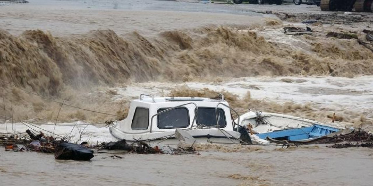 Dereler taştı Çanakkale hayat felç oldu