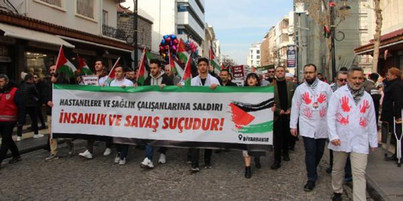 Sağlık çalışanlarından 3 ilde katliama 'sessiz' protesto