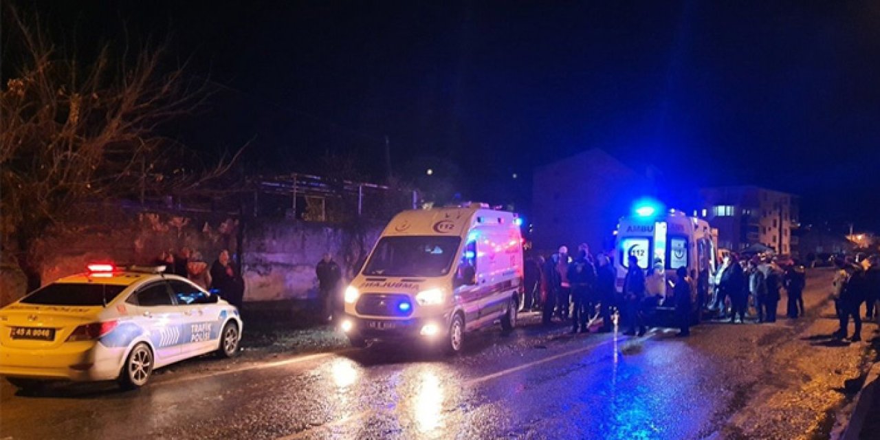 Manisa'da otomobiller çarpıştı! Çok sayıda yaralı