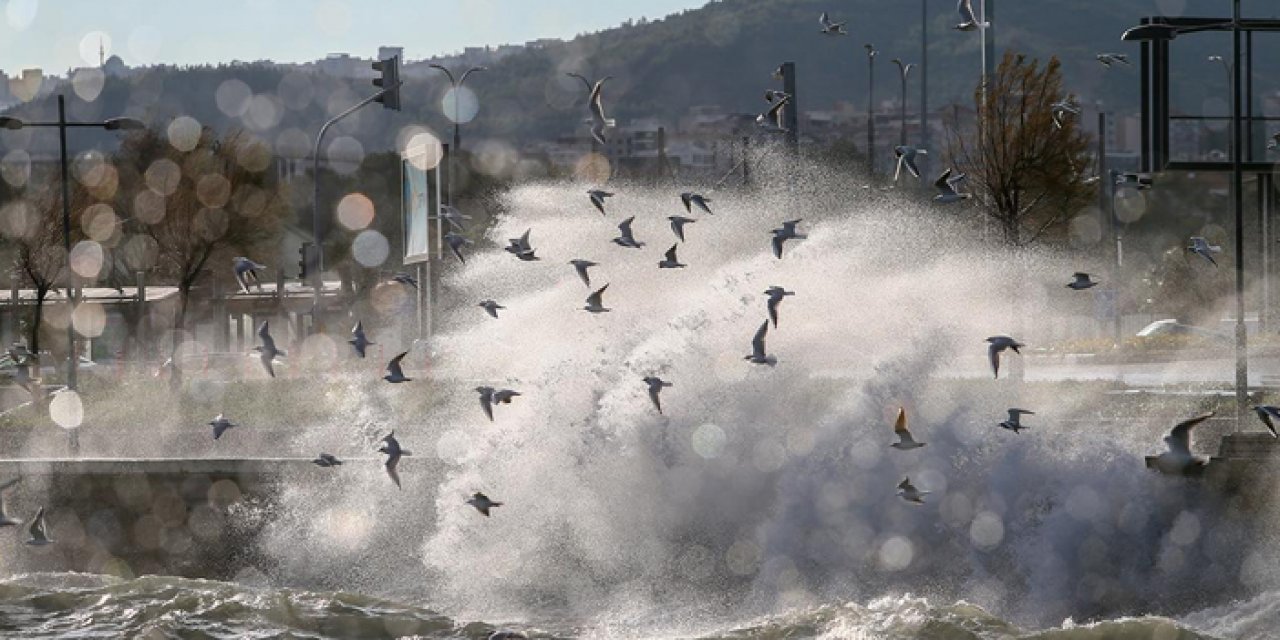 Meteoroloji İzmir'i uyardı: Sağanak ve fırtına geliyor!
