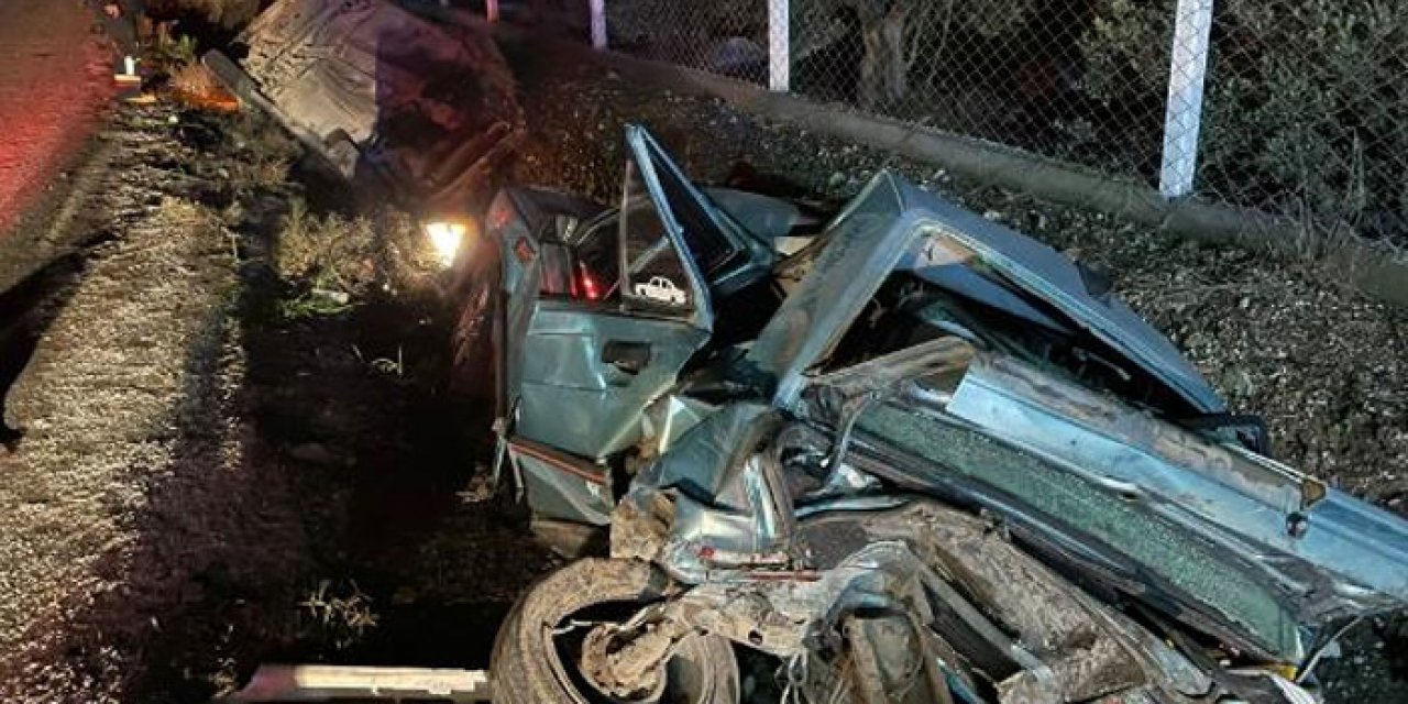 Aynı yönde ilerleyen 2 araç birbirine kirdi; 7 kişi yaralandı