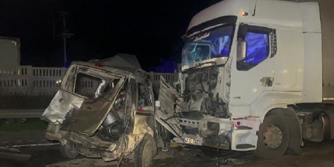 Bursa’da 4 araç birbirine girdi: 1 ölü, 2 yaralı