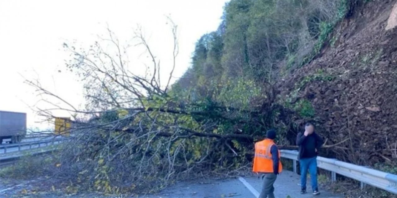 Heyelan nedeniyle o yol ulaşıma kapandı